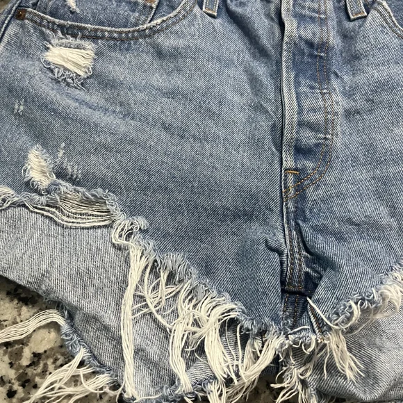 Levi's Light Blue Frayed Hem Jean Shorts - Picture 4 of 7